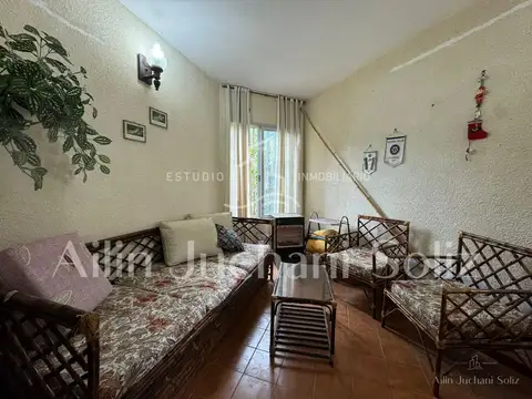 Casa en Venta con 3 cocheras