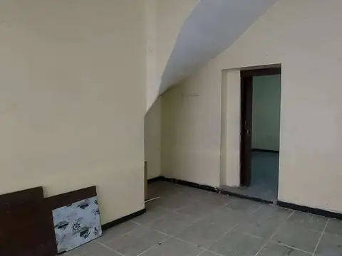 LOCAL A LA CALLE FRAGATA SARMIENTO