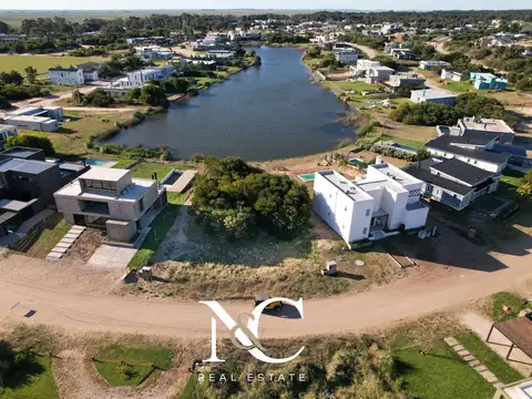 Terreno en Venta en Costa Esmeralda, USD 180.000