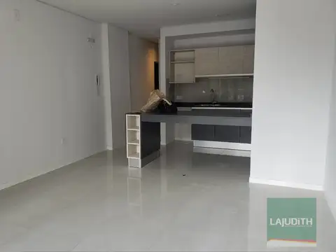 Av Sarmiento 200, Piso 1