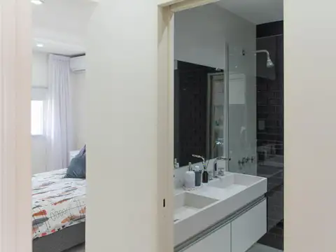 Casa en Venta con 4 cocheras