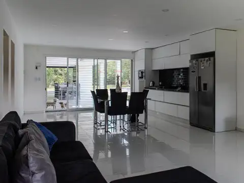 Casa en Venta en Countries y Barrios Cerrados en Coronel Brandsen, USD 195.000