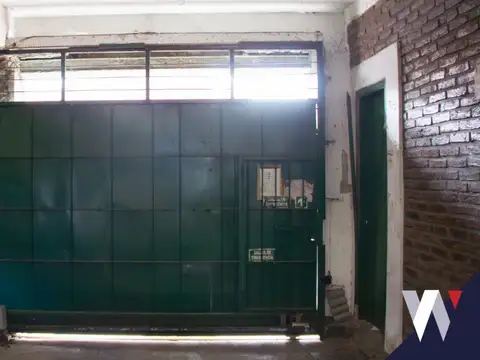 Galpon en Venta 43  mts Fondo