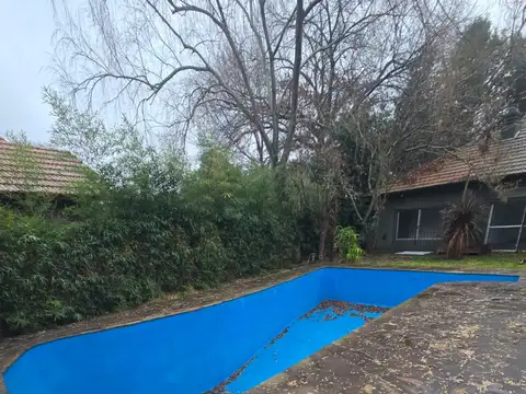 Casa en venta  sobre gran Lote de 1000m2- Oportunidad!