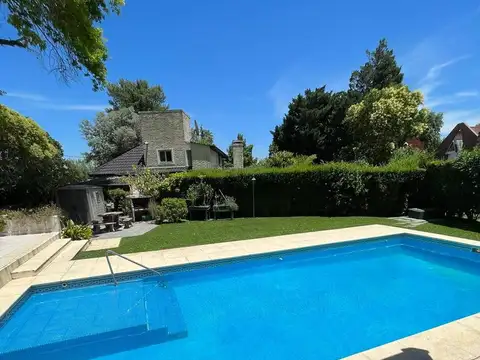 Casa 6 ambientes con 3 baños