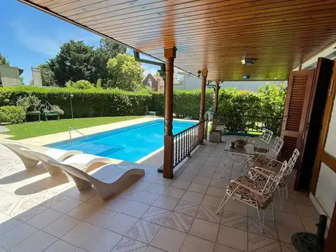 Casa en Venta con 5 cocheras