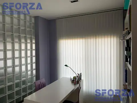 Casa en Venta con 3 cocheras