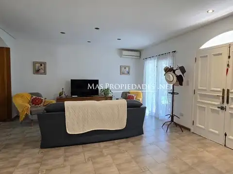 Casa 5 ambientes con 4 baños