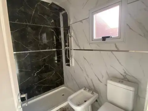 Depto Tipo Casa 3 ambientes con 2 baños