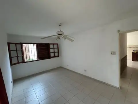 CASA 2 DORM MAS DEPTO ESCRITURA AMEGUINO SUD