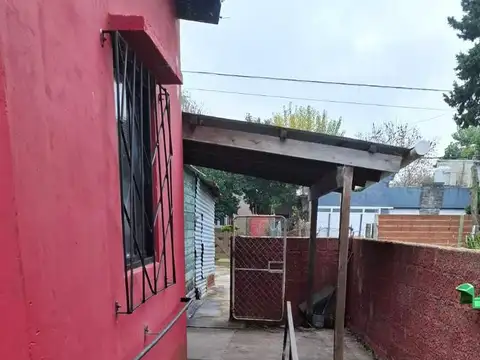 Terreno con casa en City Bell