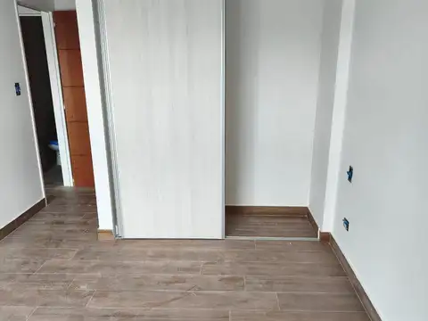 Venta de Depto. en florida 3 Ambientes 6to piso Contrafrente con   Balcon, cochera, Sum y piscina