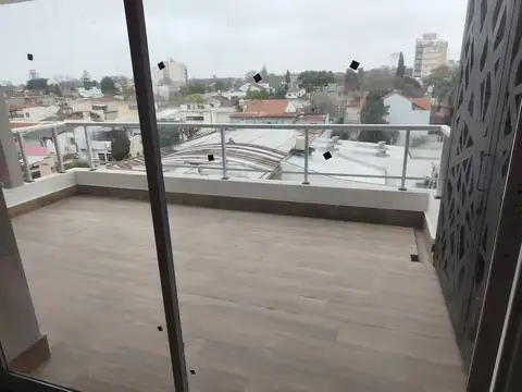 Venta de Depto. en florida 3 Ambientes 6to piso Contrafrente con   Balcon, cochera, Sum y piscina