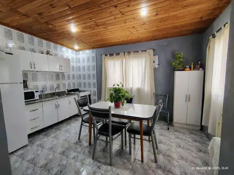 Casa 3 ambientes con 2 baños