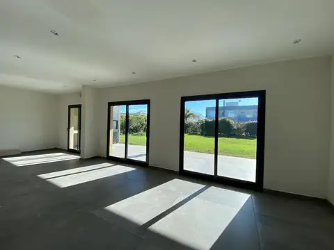 Casa en Venta en Haras Santa Maria, USD 260.000