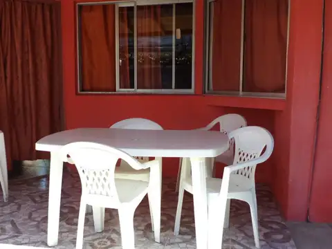 CASA TIPO P.H. A MEDIA CUADRA DE LA AV. SAN MARTIN