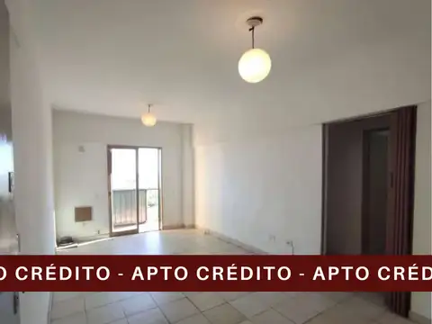 Tres ambientes amplios con espacio guarda coche.