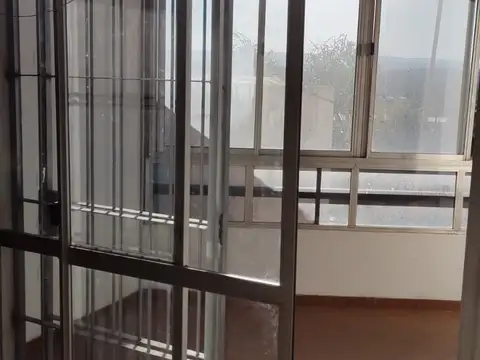 Departamento 7 ambientes con 2 baños