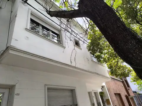 Departamento tipo casa de dos habitaciones en Plaza Belgrano