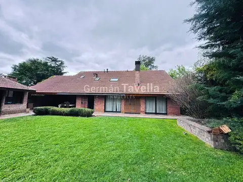 Venta casa 6 ambientes en Parque Leloir