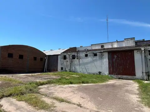 Galpon en Venta 194  mts Frente