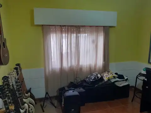 Casa 5 ambientes con 1 baño