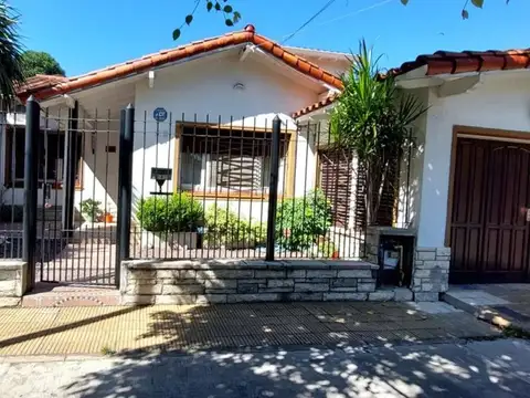 Casa 4 ambientes c/patio y pileta APTA CREDITO