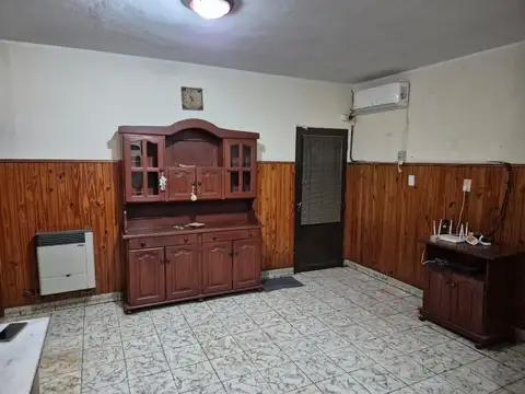Casa 4 ambientes con 1 baño