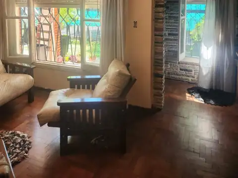 Casa 6 ambientes con 4 baños