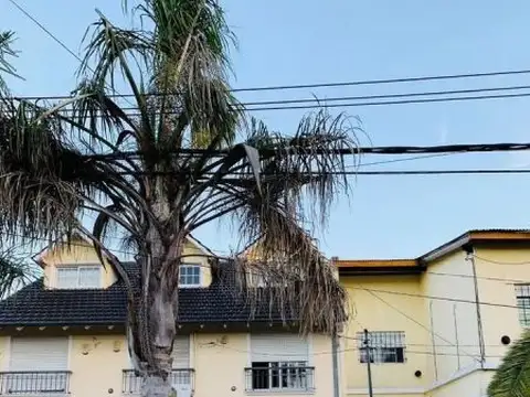 Casa - Venta - Argentina, Morón - DEFENSA 1700