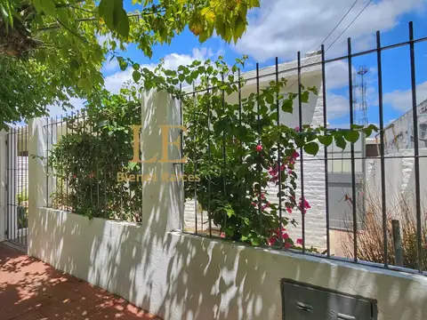Casa 4 ambientes con 1 baño