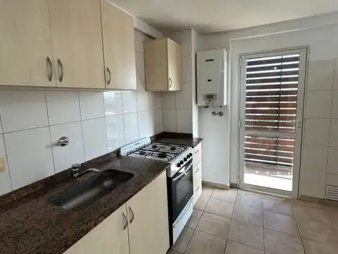 Departamento en Alquiler en Barrio Sur, $ 400.000