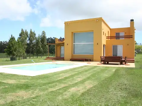 VENTA CHACRA 20,75 HAS CASA 3 DORM C/PISCINA MANANTIALES