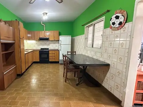 Casa 6 ambientes con 3 baños