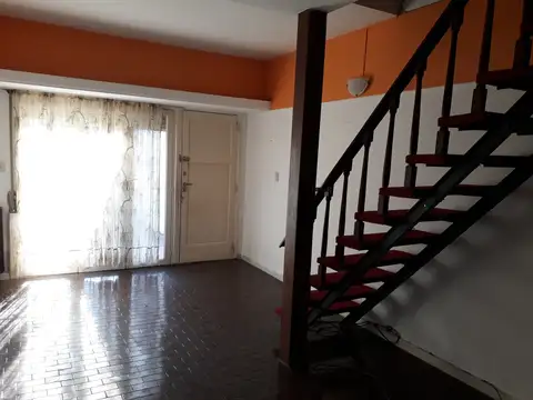 Depto Tipo Casa en Alquiler de 3 ambientes