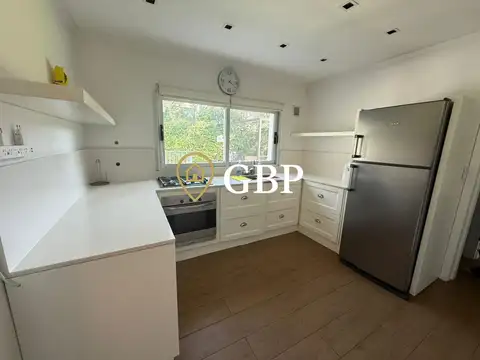Casa en Venta con 4 cocheras