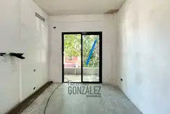 VENTA DE TRIPLEX DE 4 AMBIENTES EN MATADEROS de 1 Dormitorios