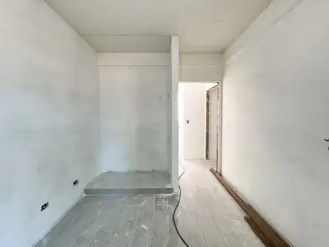 VENTA DE TRIPLEX DE 4 AMBIENTES EN MATADEROS en Mataderos