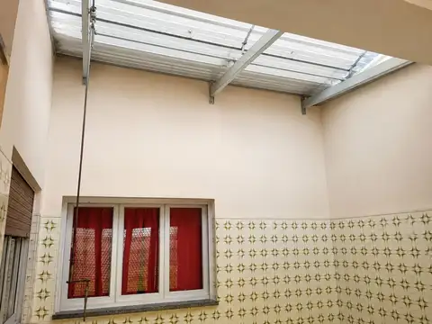 Casa 4 ambientes con 1 baño