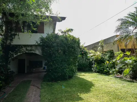 490 entre 15 y 15 bis CASA DE 4 DORMITORIOS + ESCRITORIO EN VENTA GONNET