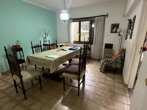 Casa 6 ambientes con 3 baños