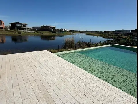 Casa 6 ambientes con 3 baños