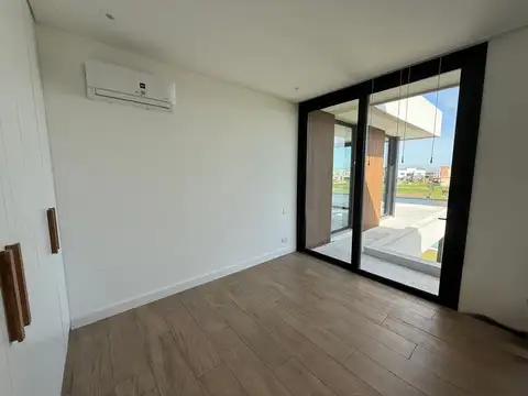 Casa en Alquiler en Puertos - Barrio Costas, USD 3.800