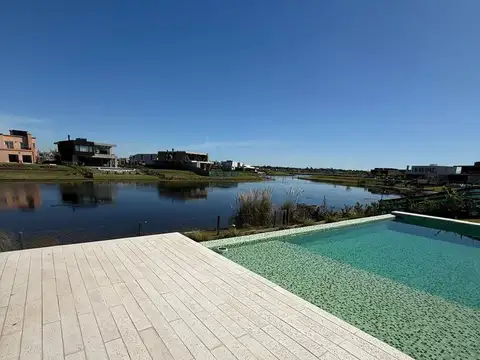 Casa en alquiler al lago Barrio Costas Puertos