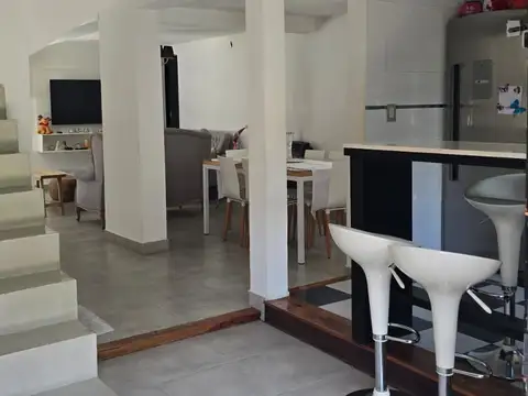Casa 4 ambientes con 1 baño