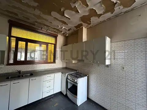 Casa 5 ambientes con 4 baños