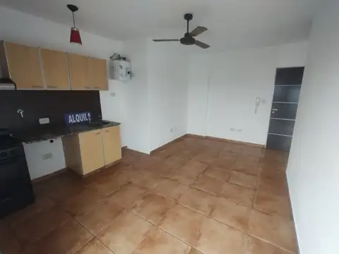 Blas Parera 2000, Piso 7