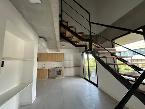 Departamento en duplex con terraza privada y cochera