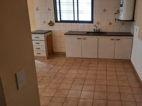 Depto Tipo Casa en Alquiler de 3 ambientes
