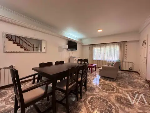 Casa en Alquiler con 1 cochera